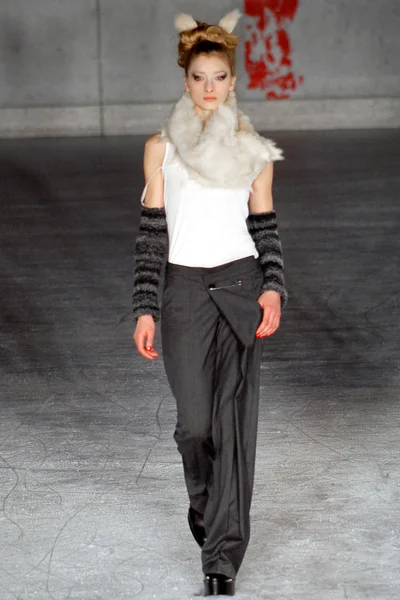 Look 25